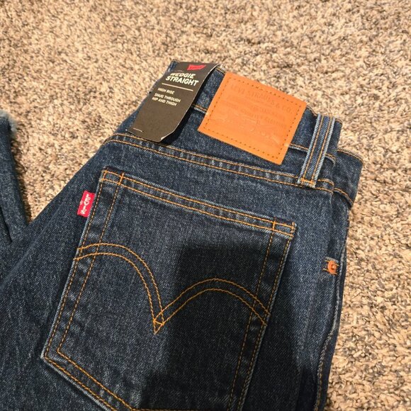 NWT Levi's Wedgie Straight Cropped Jeans Below the Belt Dark Blue 28 - Picture 3 of 7